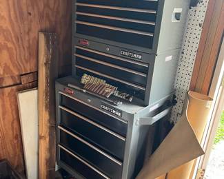 EXCELLENT CRAFTSMAN 3-UNIT TOOL CHEST SET. Has ball bearing drawers!