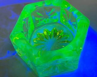 Antique 1920's 1.75 x 1 inch Pressed Uranium Glass Open Salt Cellar AAA2345