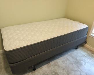 Was double covered. excellent condition. Beautyrest pressure smart pressure firm mattress. (Ideal for people with back/neck issues)$300