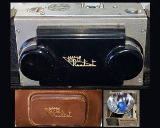 Realist Camera in Case with 2 Flashes and Bulbs