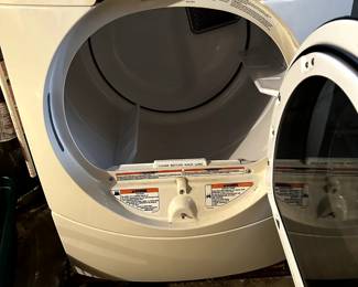 FRONT LOAD DRYER INSIDE