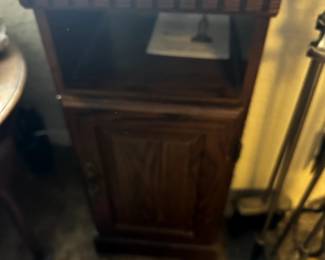 SIDE TABLE CABINET
