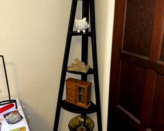 CORNER SHELF