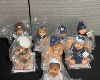 Incredible AshtonDrake Galleries Collection Of Dallas Cowboys Themed Dolls With Authenticity Tags