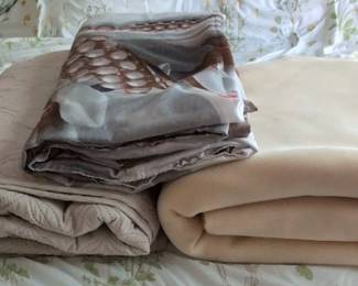 Full Size Blanket Lot