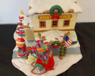 Danbury Mint Garfield The Post Office Christmas Village