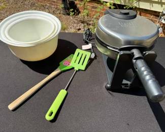 Bella Kitchen Waffle Maker And Set Of 3 Mixing Bowls With 2 Spatulas