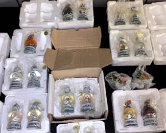 Dallas Cowboys Snow Globe Ornament Collection 1 Of 2