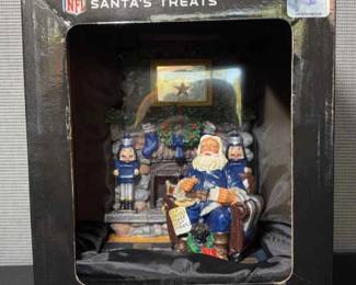 Santas Treats Brand New Dallas Cowboys NFL Figurine