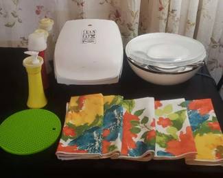 Lean Mean Grilling Machine With A Vintage Tupperware Surprise