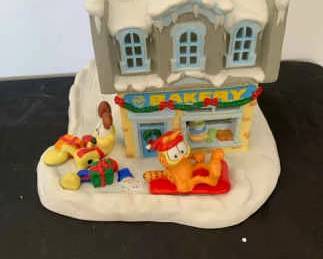 Danbury Mint Garfield The Bakery Christmas Village