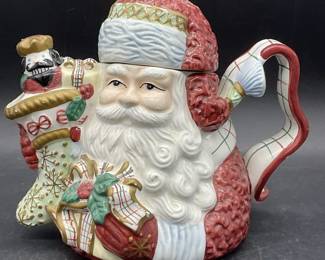 AVON Vintage Old World Santa Clause Ceramic Teapot