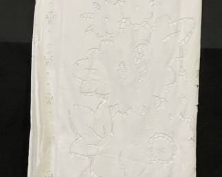 White Floral Motif Fabric Duvet Cover