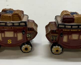 Pr Wells Fargo Carriage Form Porc S/P Shakers