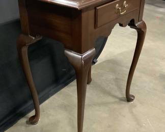 ETHAN ALLEN Queen Anne Style Wooden End Table