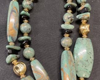 Vintage Gold Tn Green Lucite Beaded Necklace