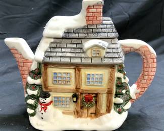 House Form Porcelain Teapot W Lid Cottageware