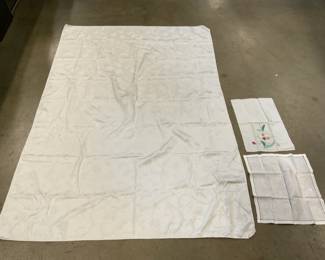 Lot 3 Table Cloth Tea Towel & Linen