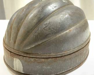 Vintage Tin Melon Mold W Lid