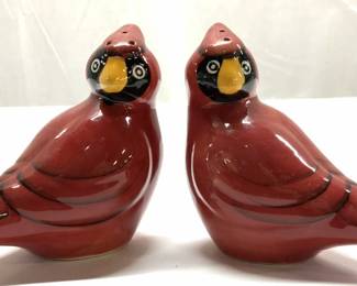 Vtg Pr Red Cardinal Salt and pepper shakers
