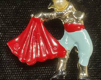 Vtg Gold Tn Enamel Faux Pearl Matador Brooch