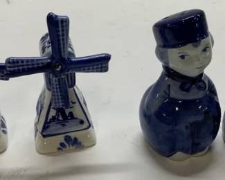 Vtg Delft Style Porc Salt & Pepper Shakers 2prs