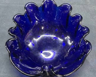 Vtg Cobalt Art Glass Scalloped Cabbage Leaf Bowl