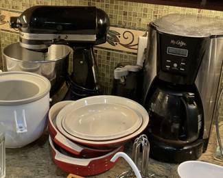 Small appliances, stand mixer
