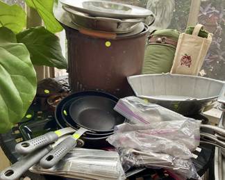 Pans, skillets, kitchen stuff