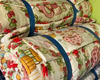 Vintage Strawberry Shortcake Twin Comforter/Pillowcase sets