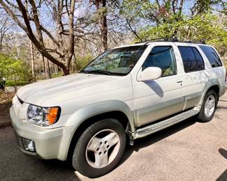 2001 Infiniti SUV - 112,000 miles - VIN# JNRDR07Y01W100570