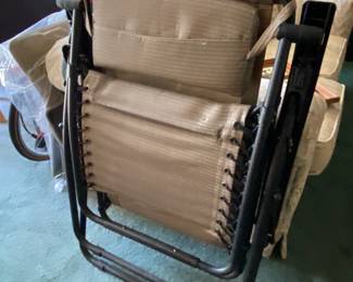 Elevon Adjustable Outdoor Zero Gravity Recliner Lounge Chair