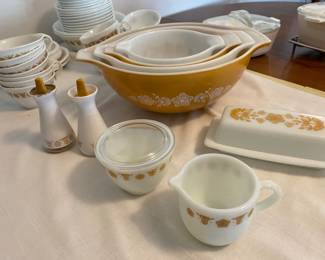 Pyrex Butterfly Gold Cinderella Nesting Bowls