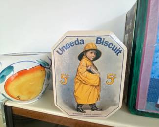 vintage Uneeda biscuit tin from Nabisco