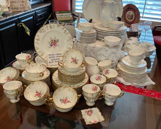 GORGEOUS ROYAL CROWN DERBY CHINA SET 
