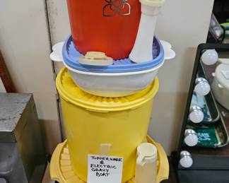 TUPPERWARE LOT