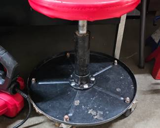CRAFTSMAN ROLLING WORK STOOL