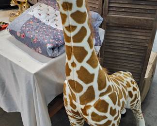 GIRAFFE PLUSH TOY