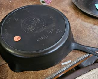 CAST IRON SKILLET