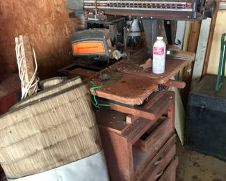 Radial arm saw