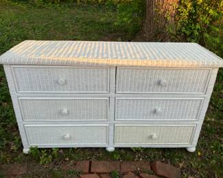 Wicker dresser w 4 drawers