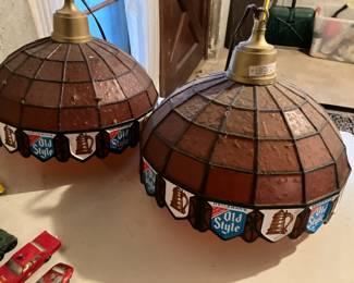 2 hanging beer lights