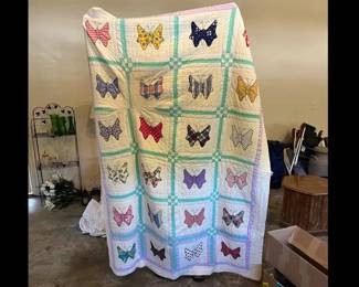 BUTTERFLY QUILT BEDSPREAD