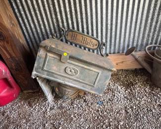 CAST METAL MAILBOX