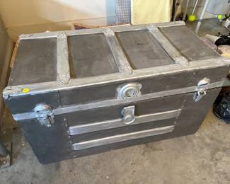 VINTAGE TRUNK