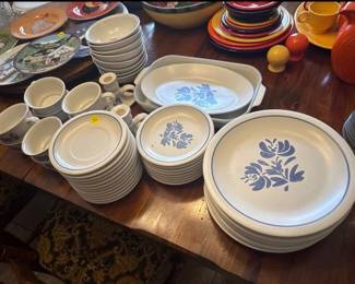 LOT OF PFALTZGRAFF DISHES