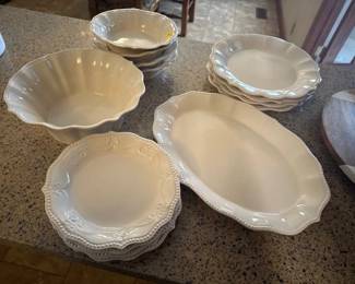 LOT OF PIONEER WOMAN DISHES