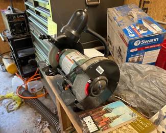 GRIZZLY 8 VARIABLESPEED BENCH GRINDER