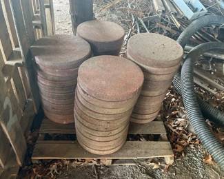 LOT OF CONCRETE ROUND PAVERS
