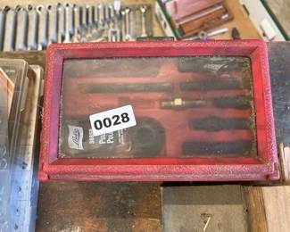 METAL PUNCH KIT AND PULLEY PULLER SET